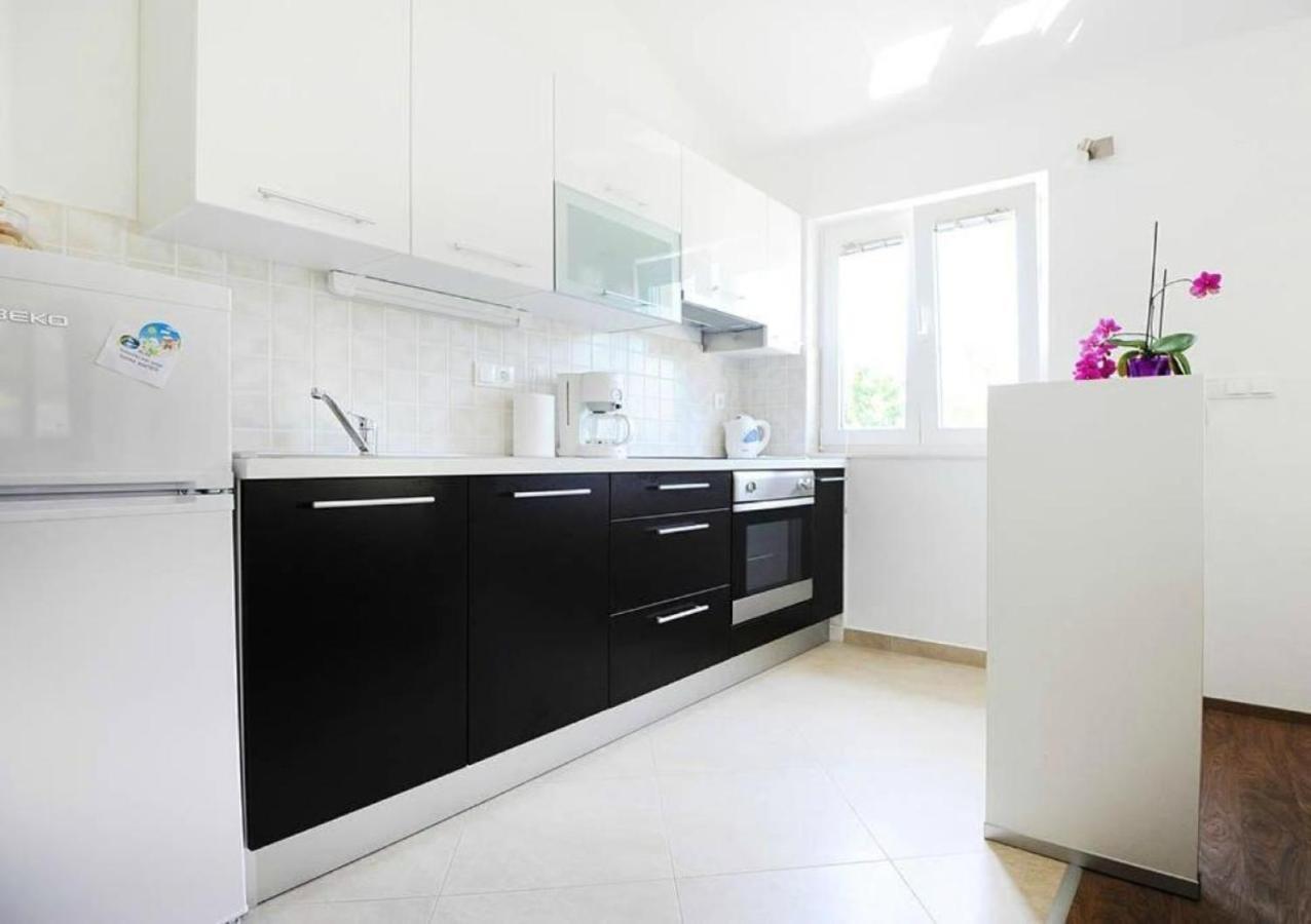 Apartments Skocic Vodice Exterior photo